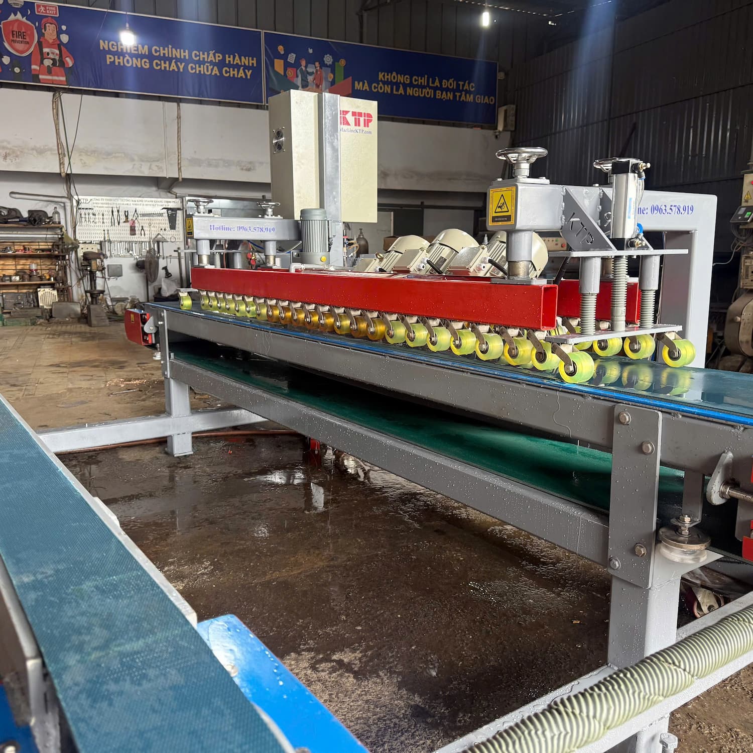 Máy líp cạnh gạch đá Venus 024P